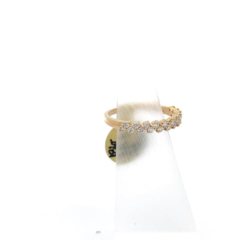 40537 - 18KT YG Marquise Diamond Ring