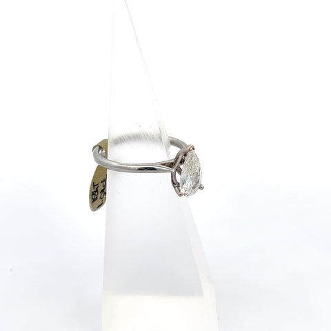 40548 - 18Kt WG Pear Diamond Ring