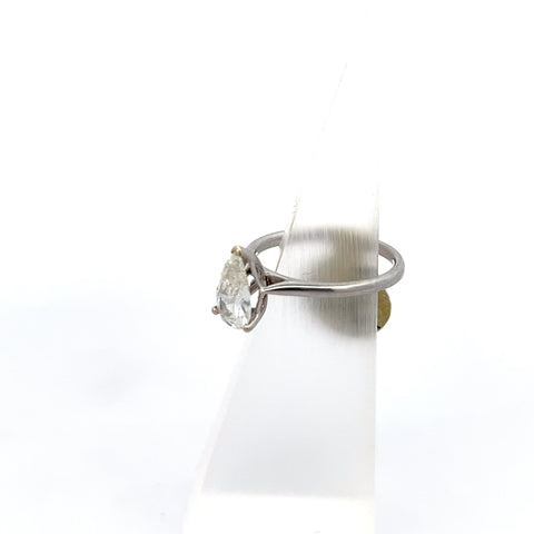 40548 - 18Kt WG Pear Diamond Ring
