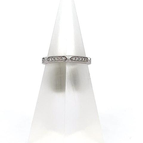 40549 - 18kt White Gold Diamond Ring