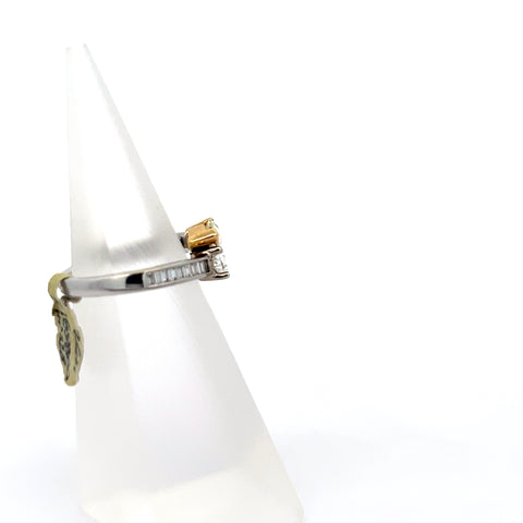 40328 - 18kt WG Toi Et Moi Pear Cross-over Ring