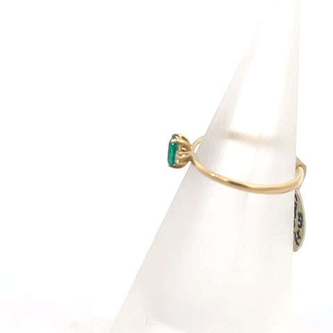 E0185 - 18kt YG Oval Emerald and Diamond Ring
