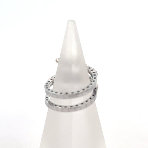 40558 - 18kt WG Three row Diamond Ring Flexible 1.62cts