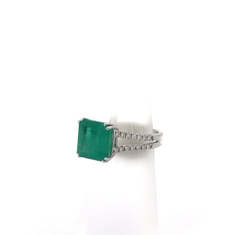 E0102 Emerald Ring