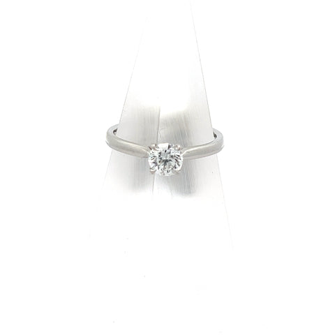 40426 - Platinum Round Diamond Ring