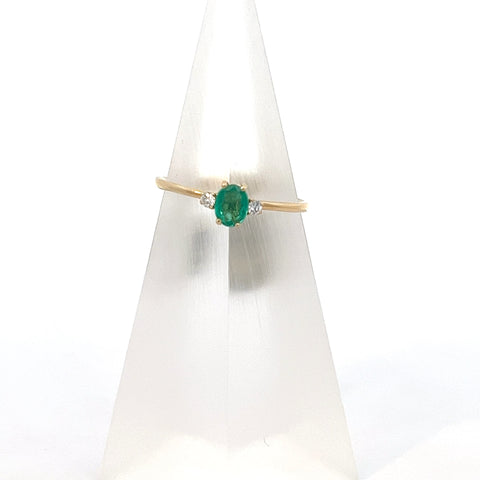 E0185 - 18kt YG Oval Emerald and Diamond Ring