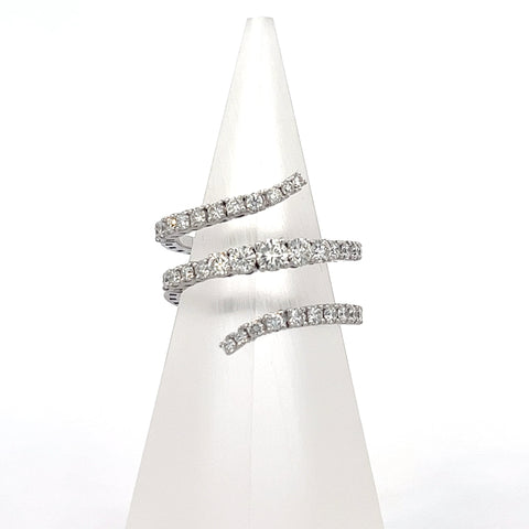 40557 - 18kt WG Three row Diamond Ring Flexible 1.10cts