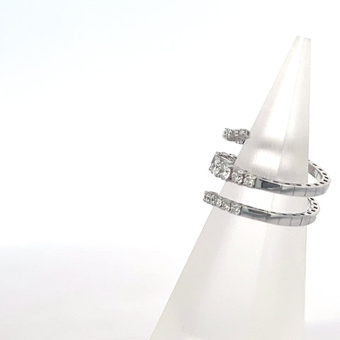 40558 - 18kt WG Three row Diamond Ring Flexible 1.62cts