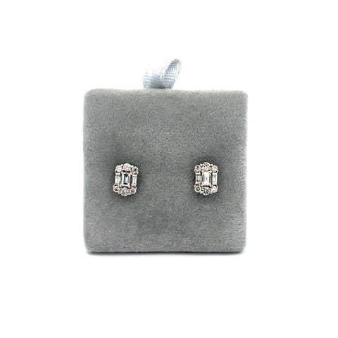 Plat900 Round and Baguette Diamond Stud Earrings